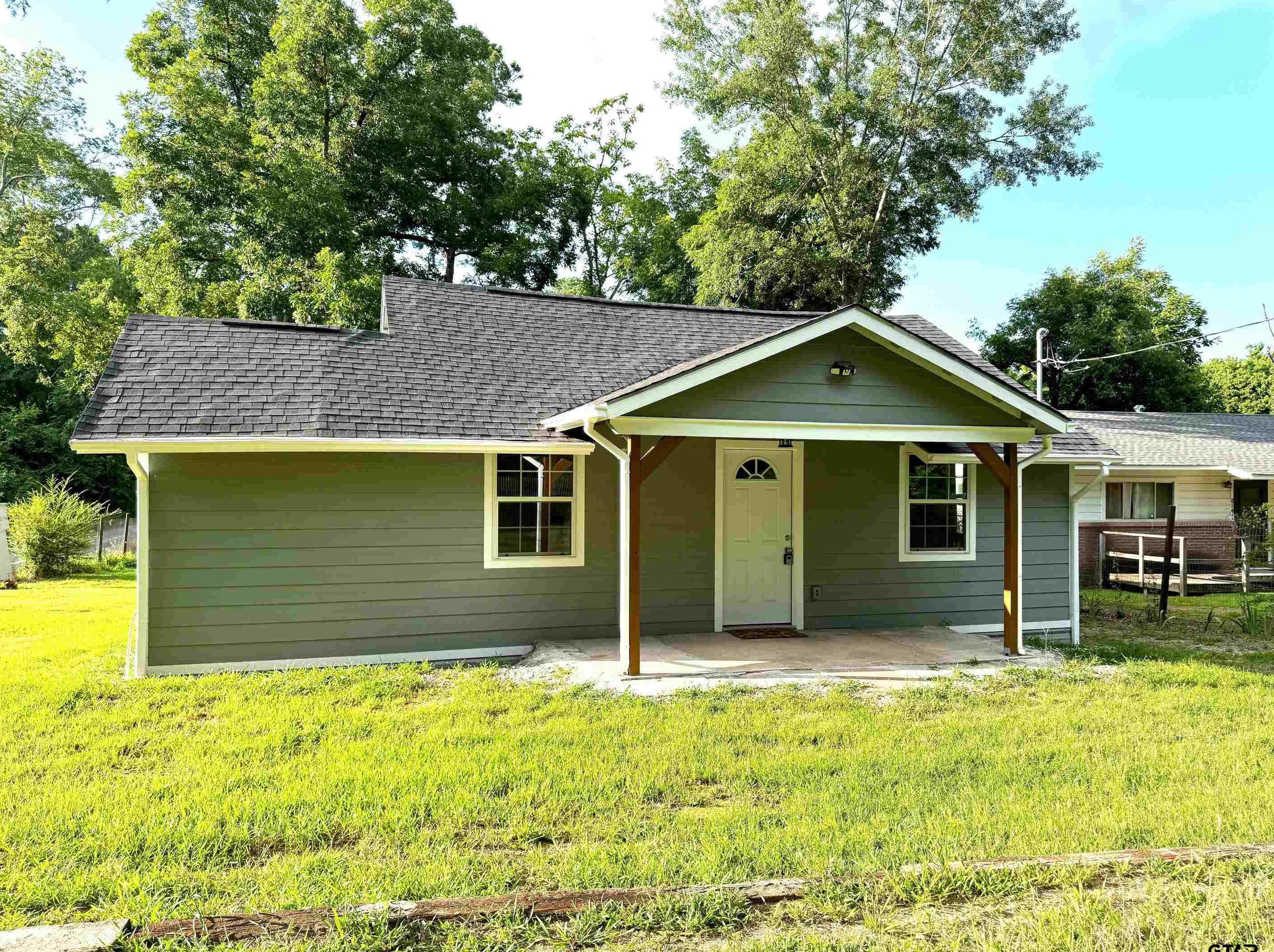 816 Newsome St, Gilmer, TX 75644