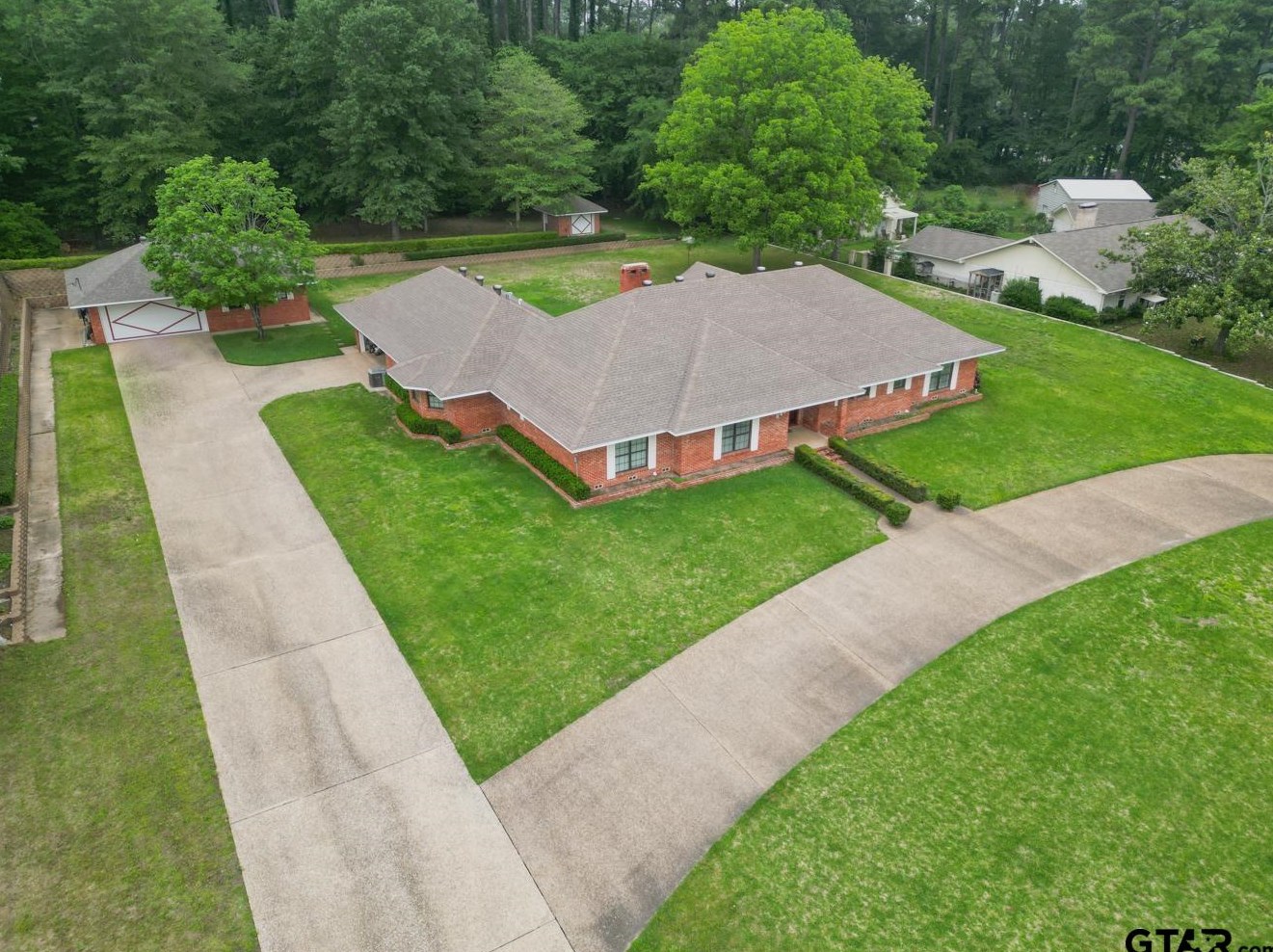 8455 Southland Dr, Tyler, TX 75703