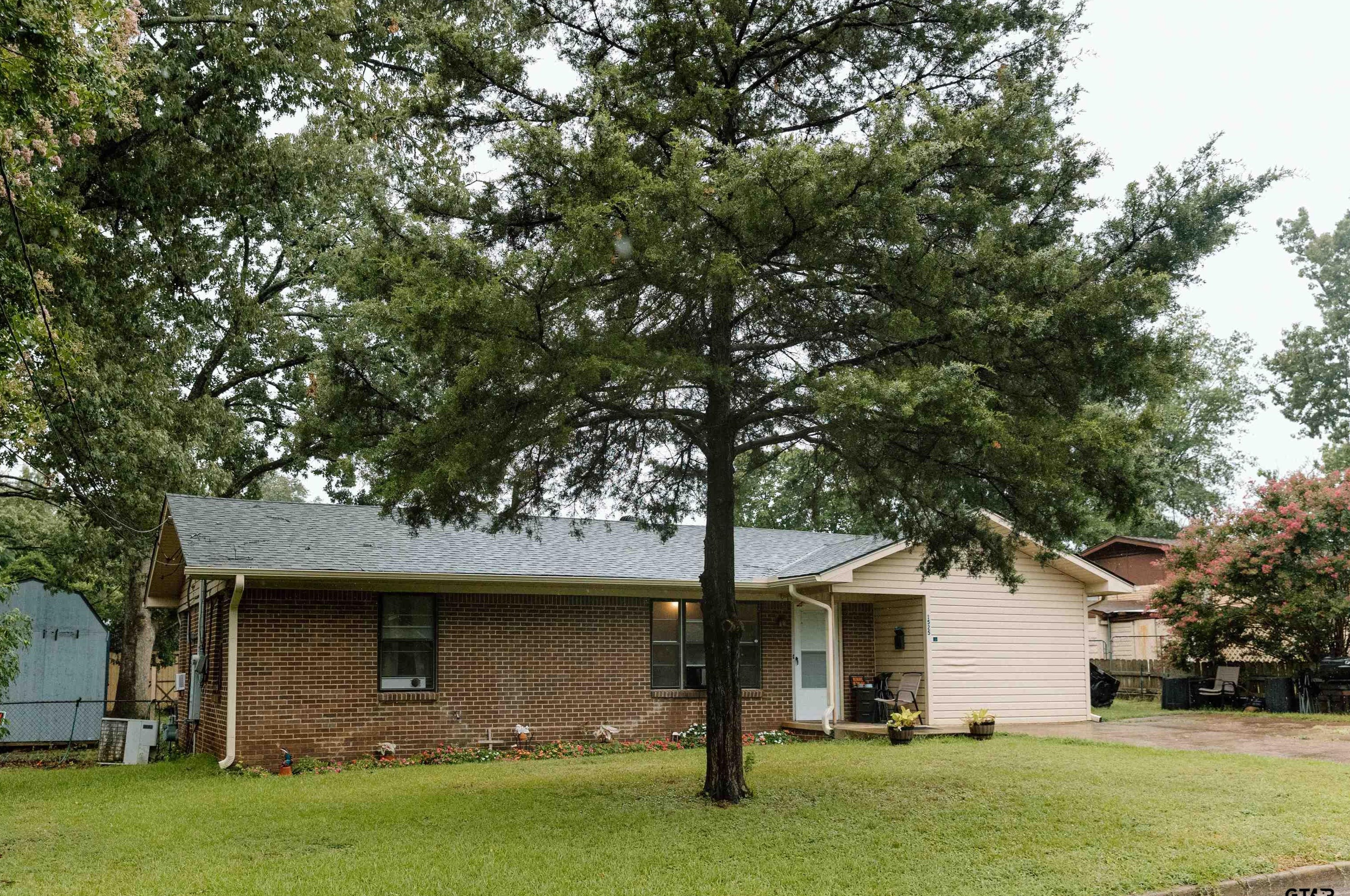 1525 E Dawson, Tyler, TX 75701