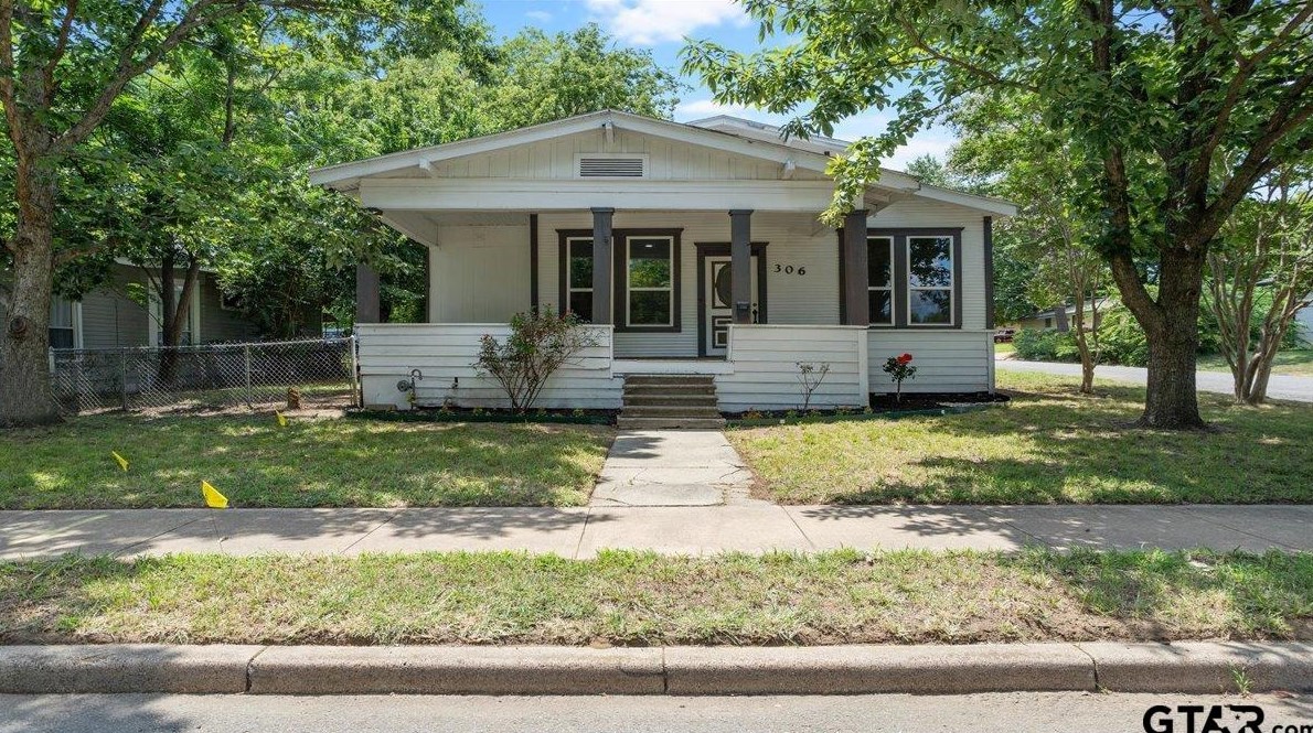306 Sw 7th St, Paris, TX 75460