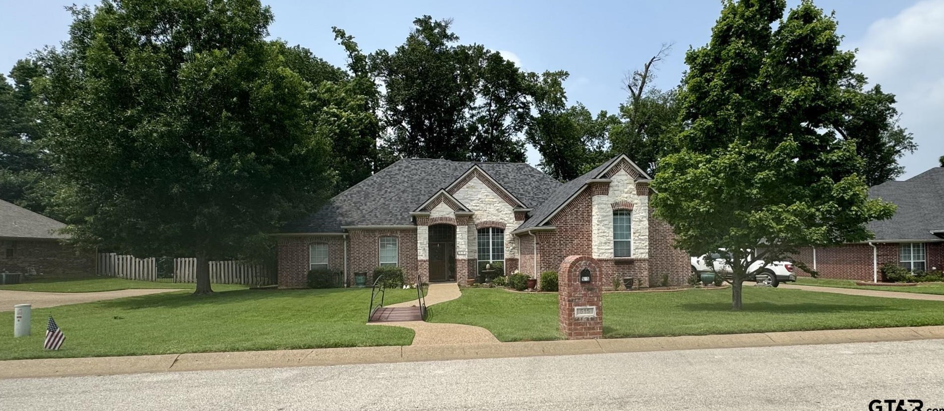 515 Southcreek Dr, Chandler, TX 75758