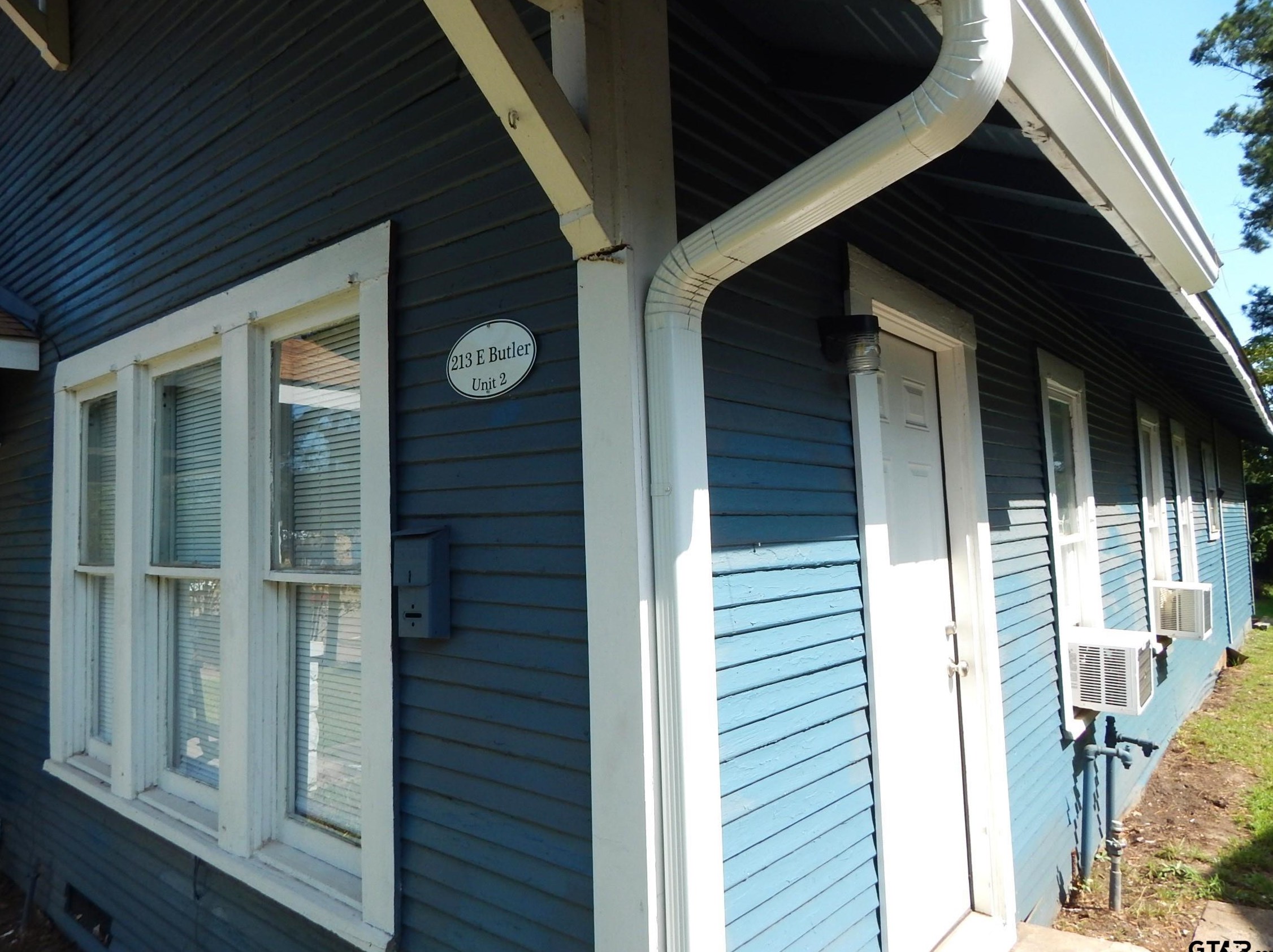 213 E Butler St, Gilmer, TX 75644