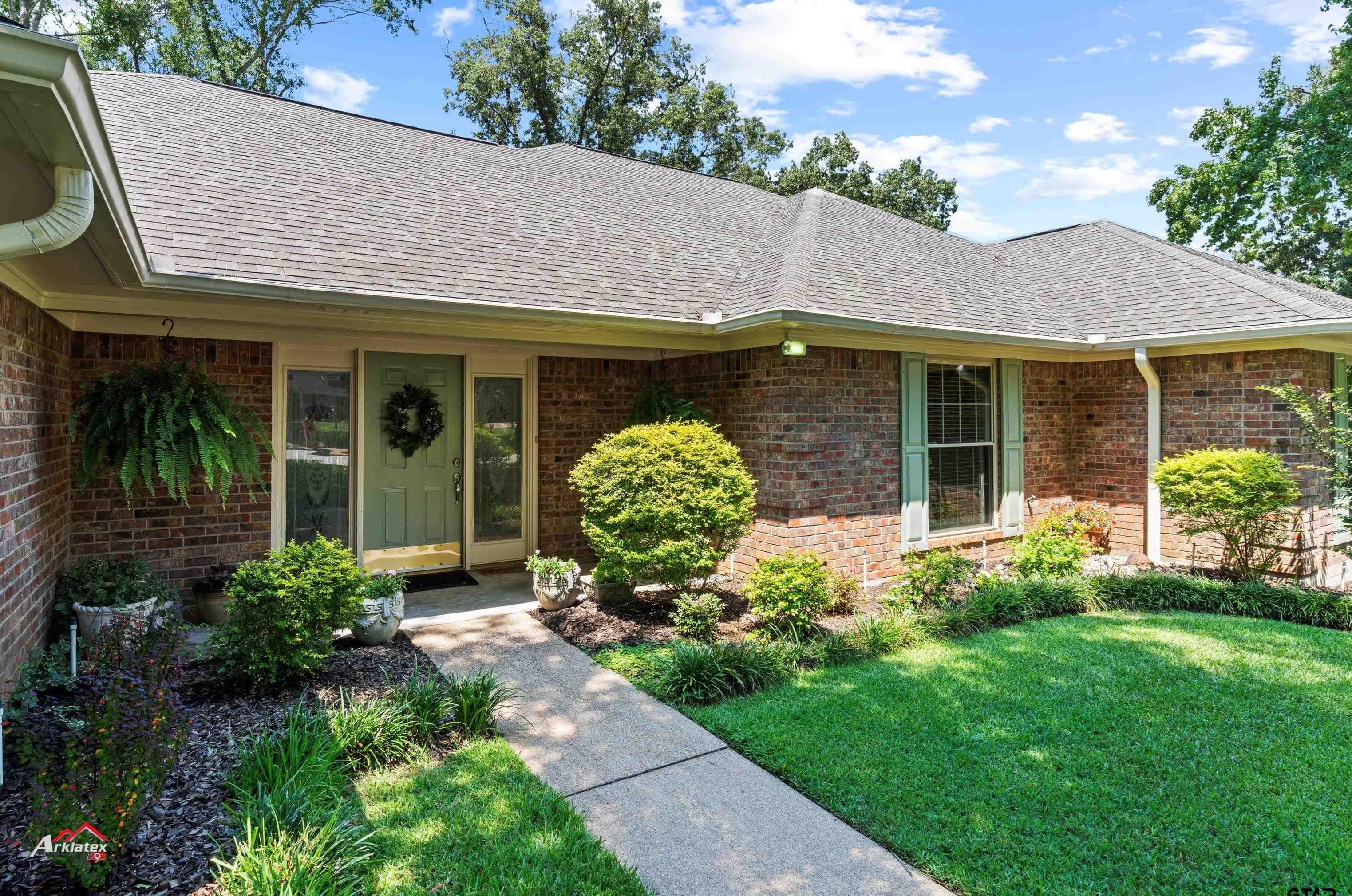 17 Woodbox Dr, Henderson, TX 75652-9157