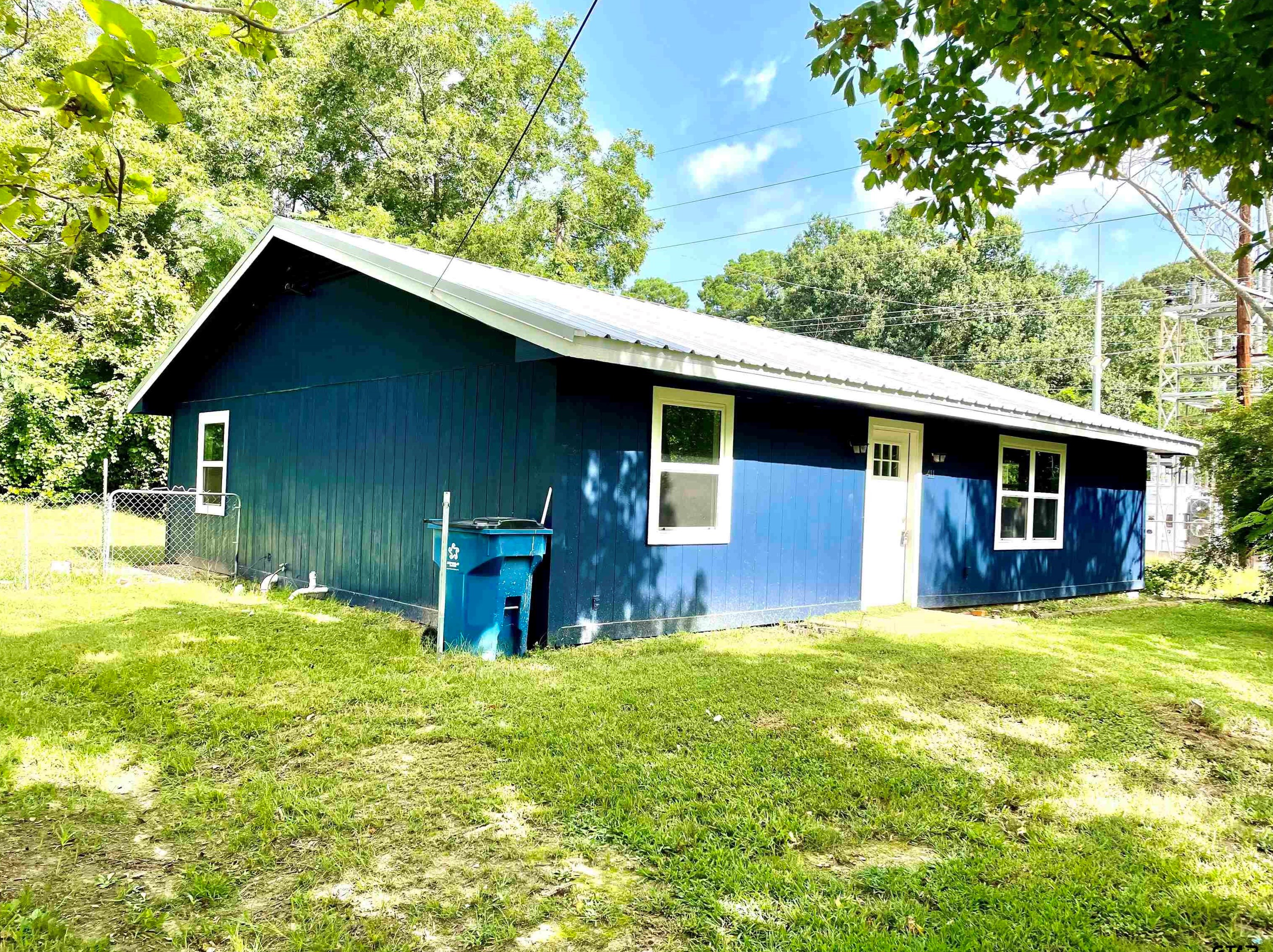 411 N Pearl St, Big Sandy, TX 75755