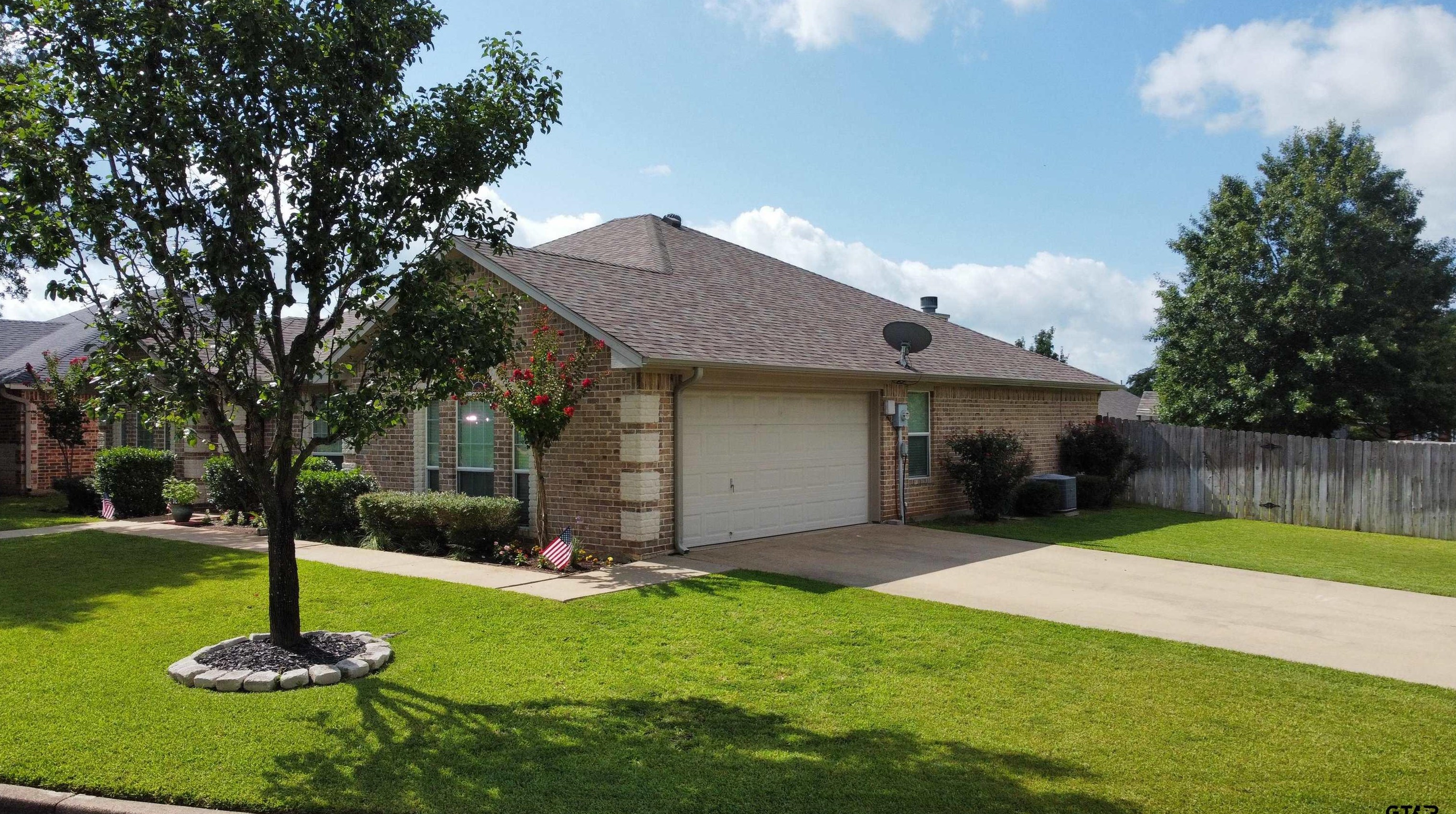 303 Amanda Ct, Whitehouse, TX 75791