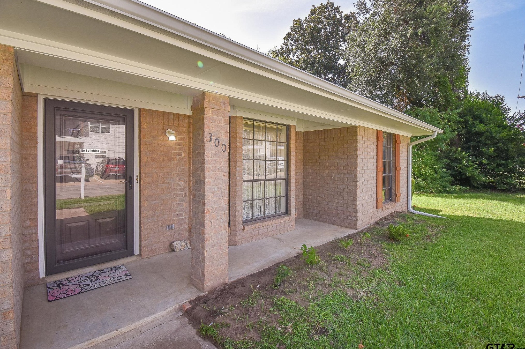 300 N Henry St, Hide A Way, TX 75771
