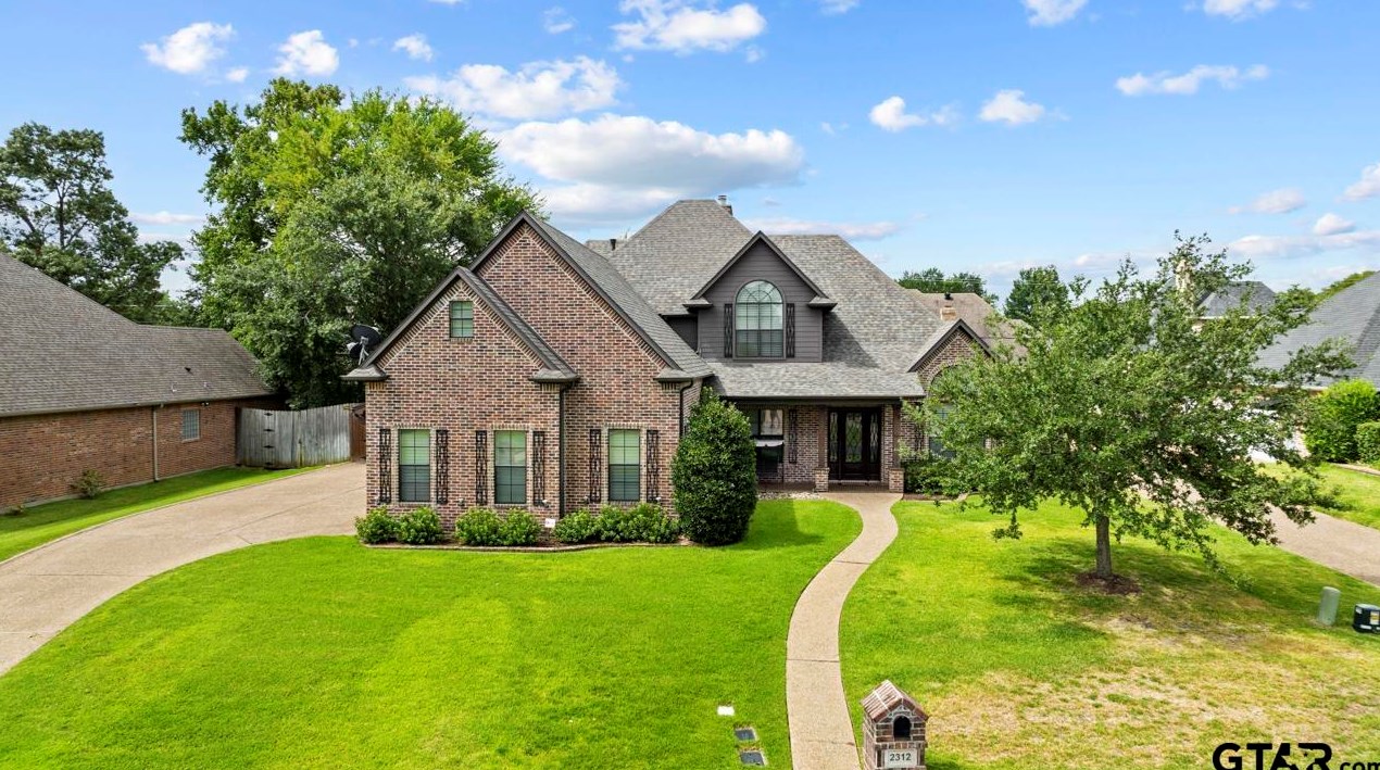 2312 Pinehurst St, Tyler, TX 75703