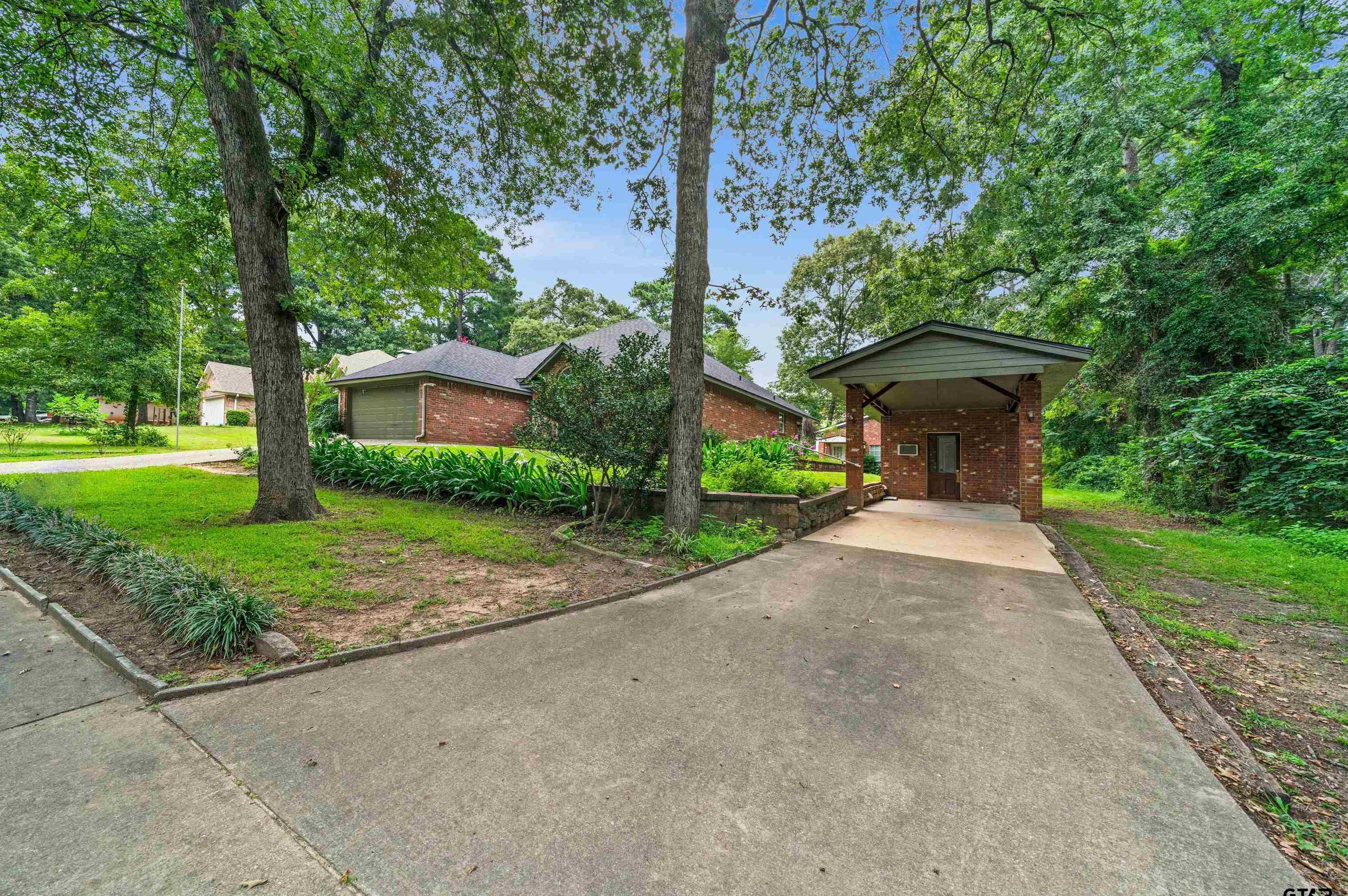 17557 Dupree Dr, Flint, TX 75762