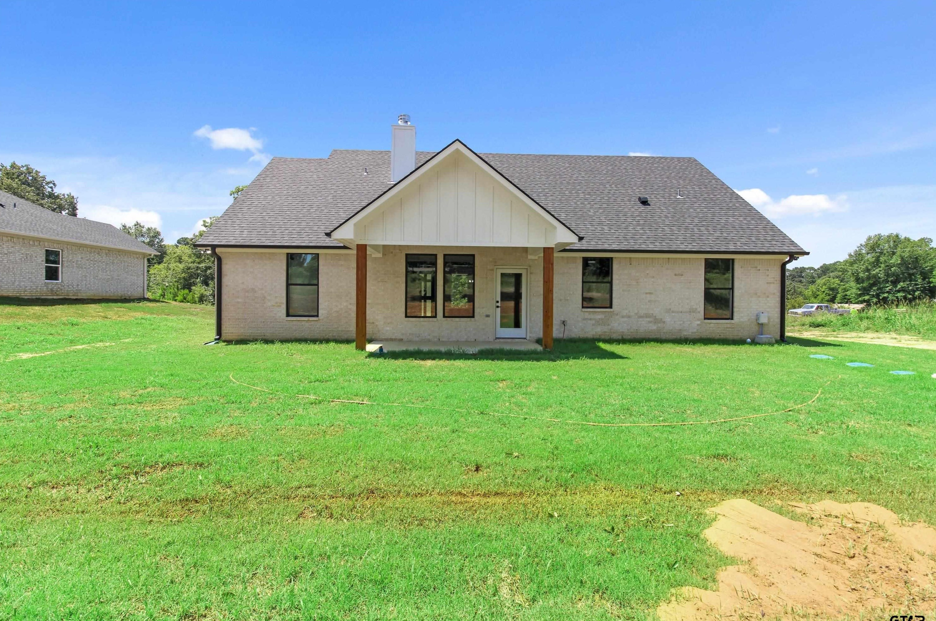 2027 County Rd 2138, Griffin, TX 75789