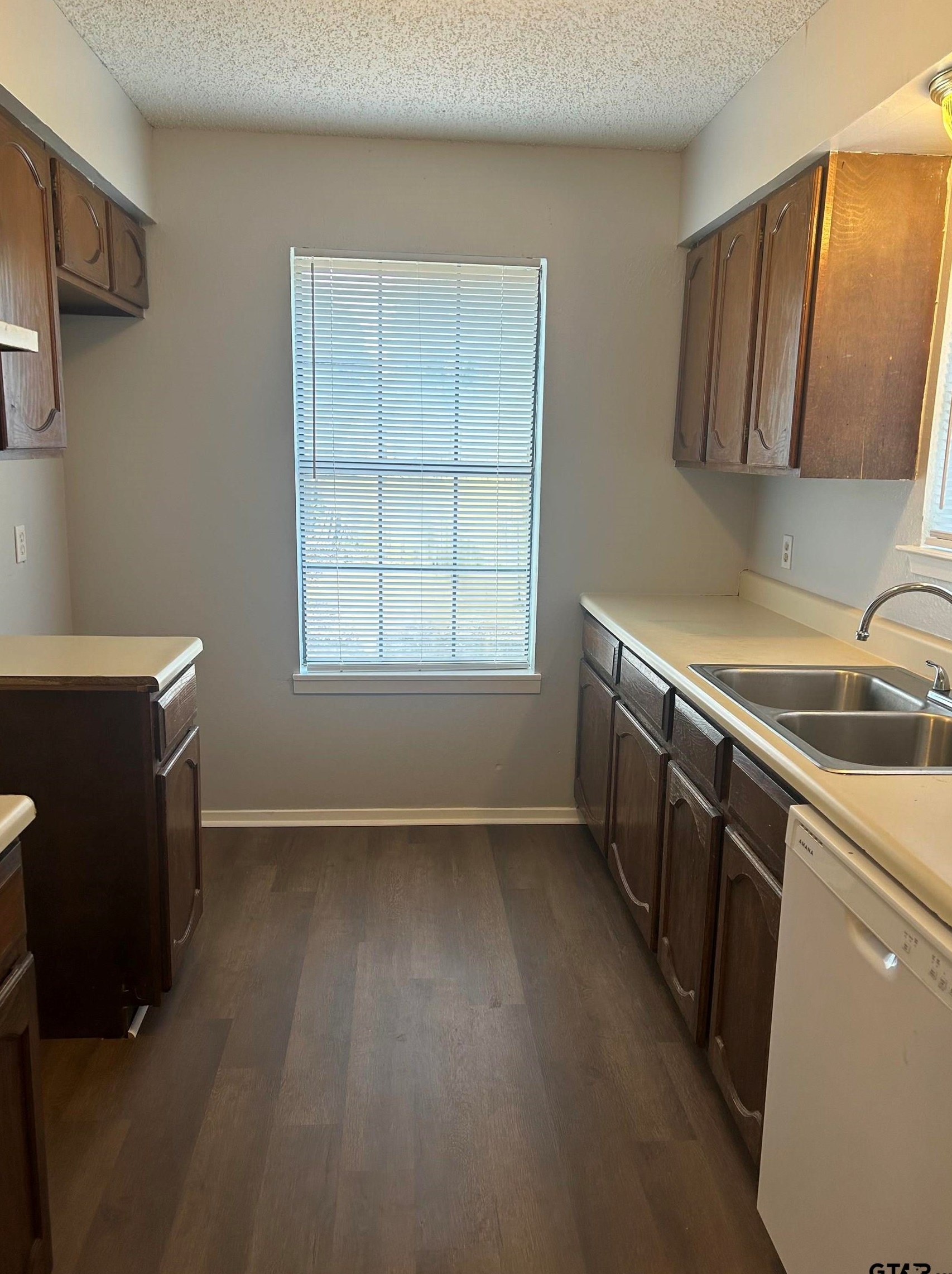 403 N Rainbow Dr, Whitehouse, TX 75791