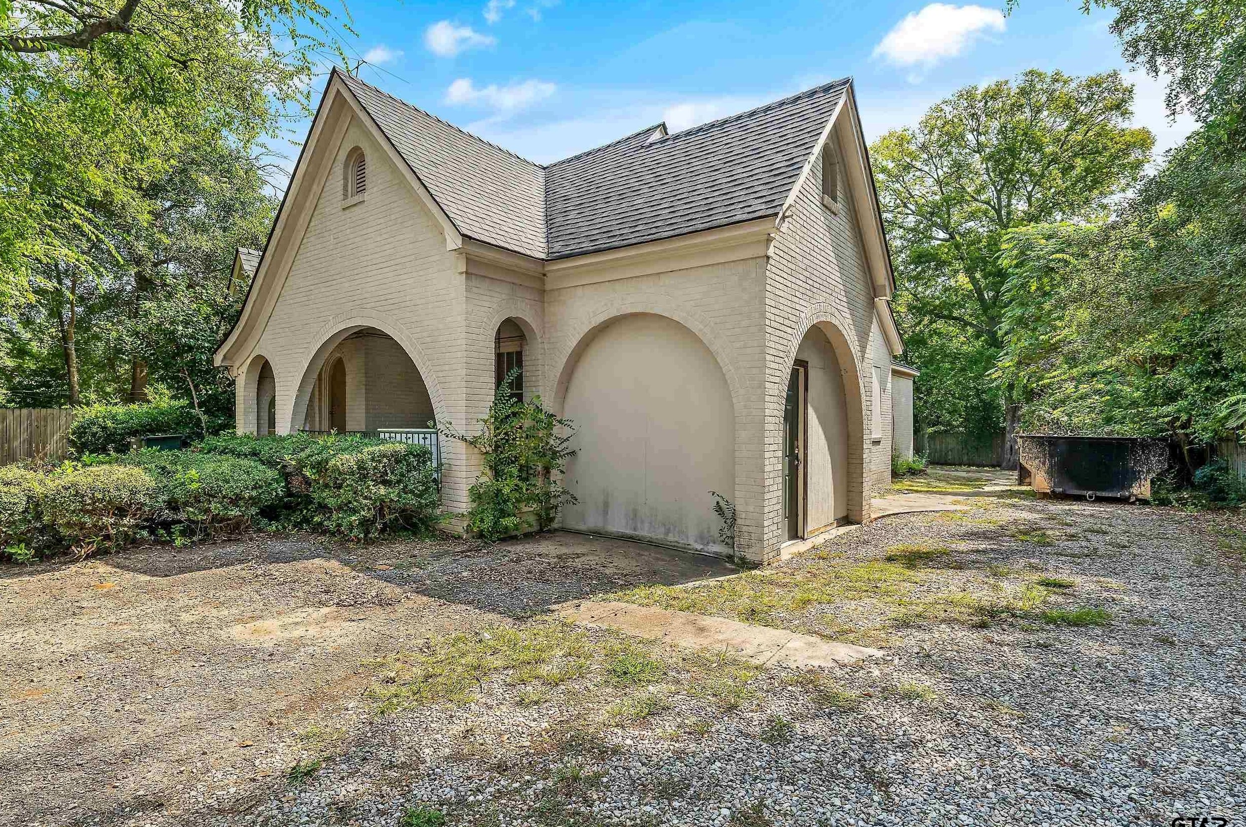 1601 N Bois D Arc, Tyler, TX 75702