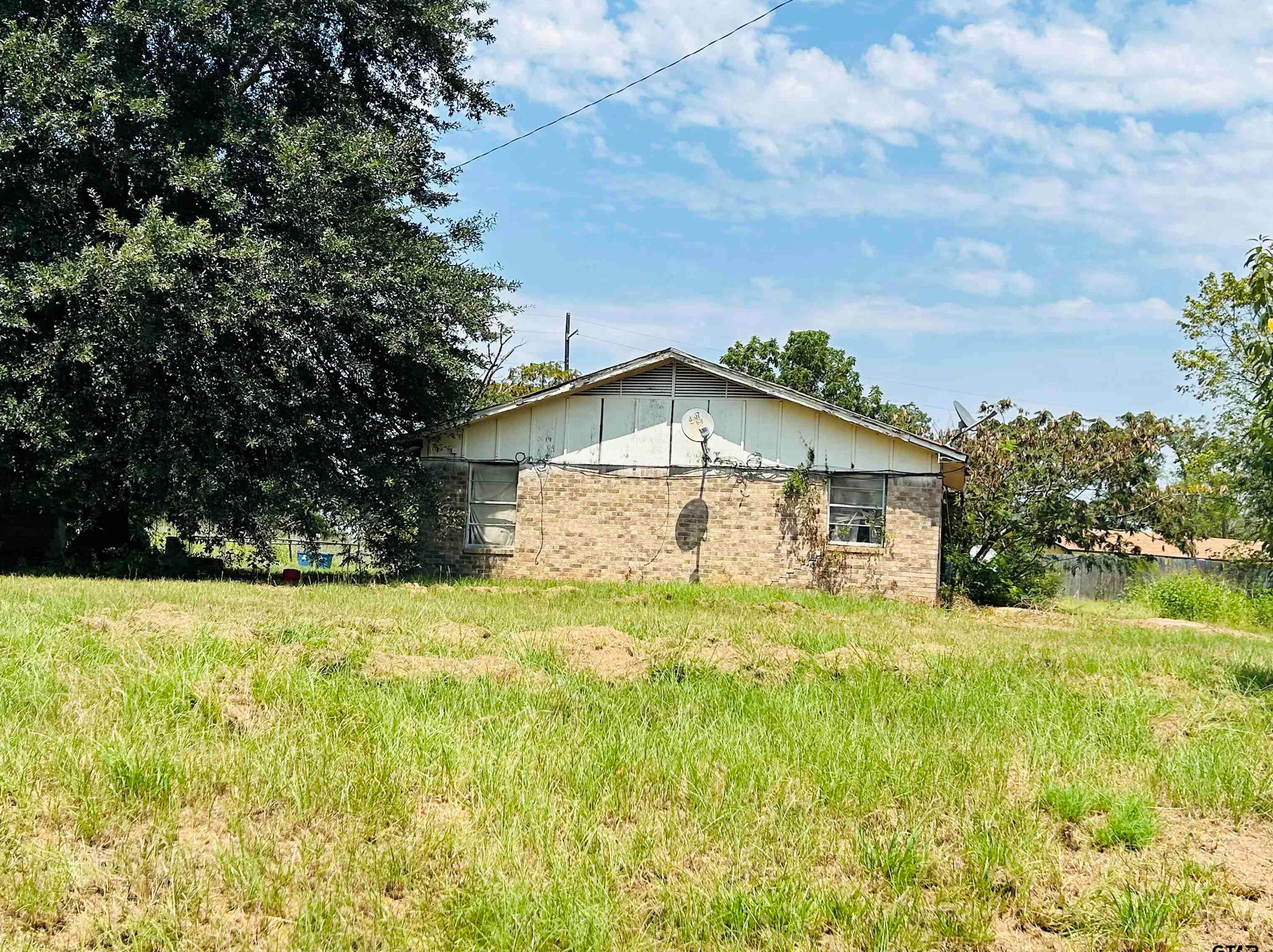 404 S Front St, Griffin, TX 75789