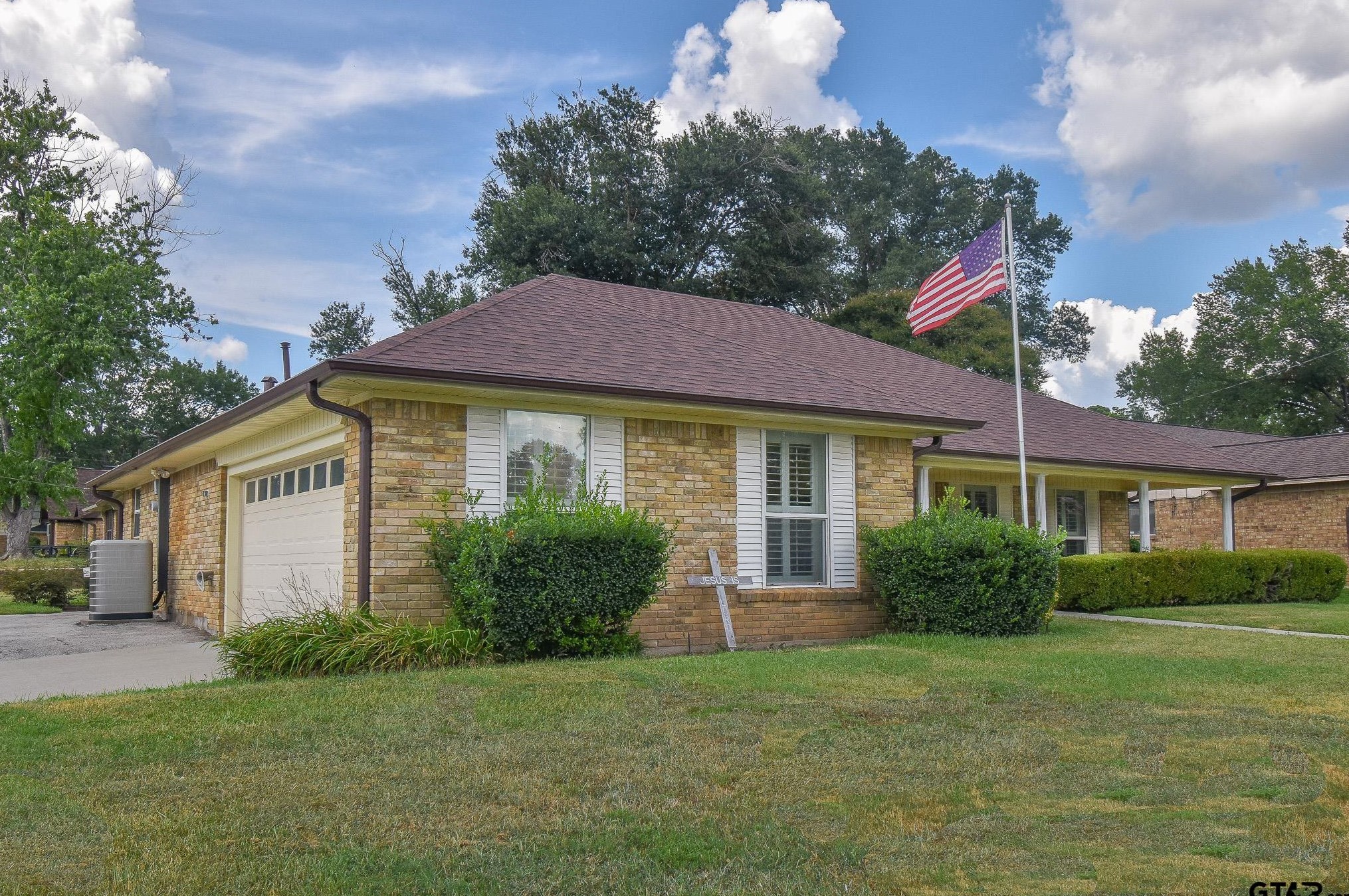 400 Winchester Dr, Tyler, TX 75701