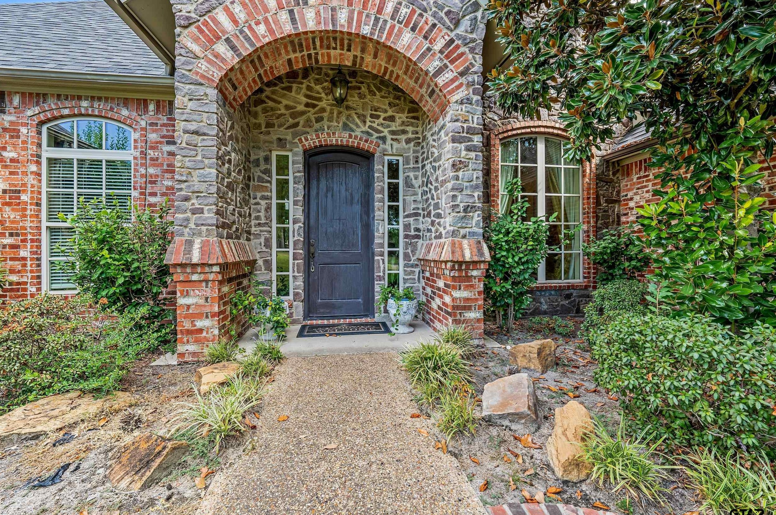 2111 Holly Hill Dr, Tyler, TX 75703-0967
