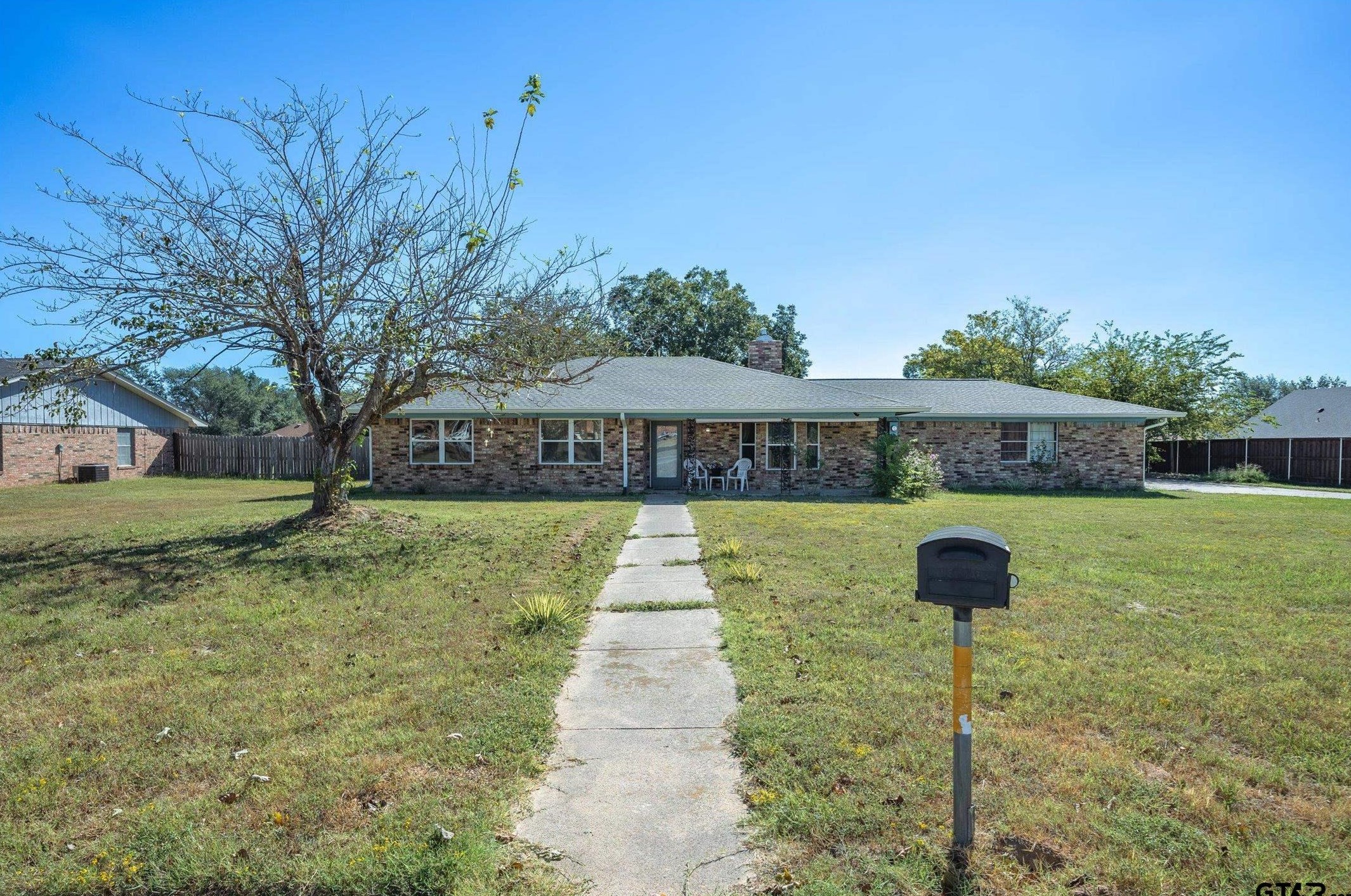 699 S Oak St, Van, TX 75790