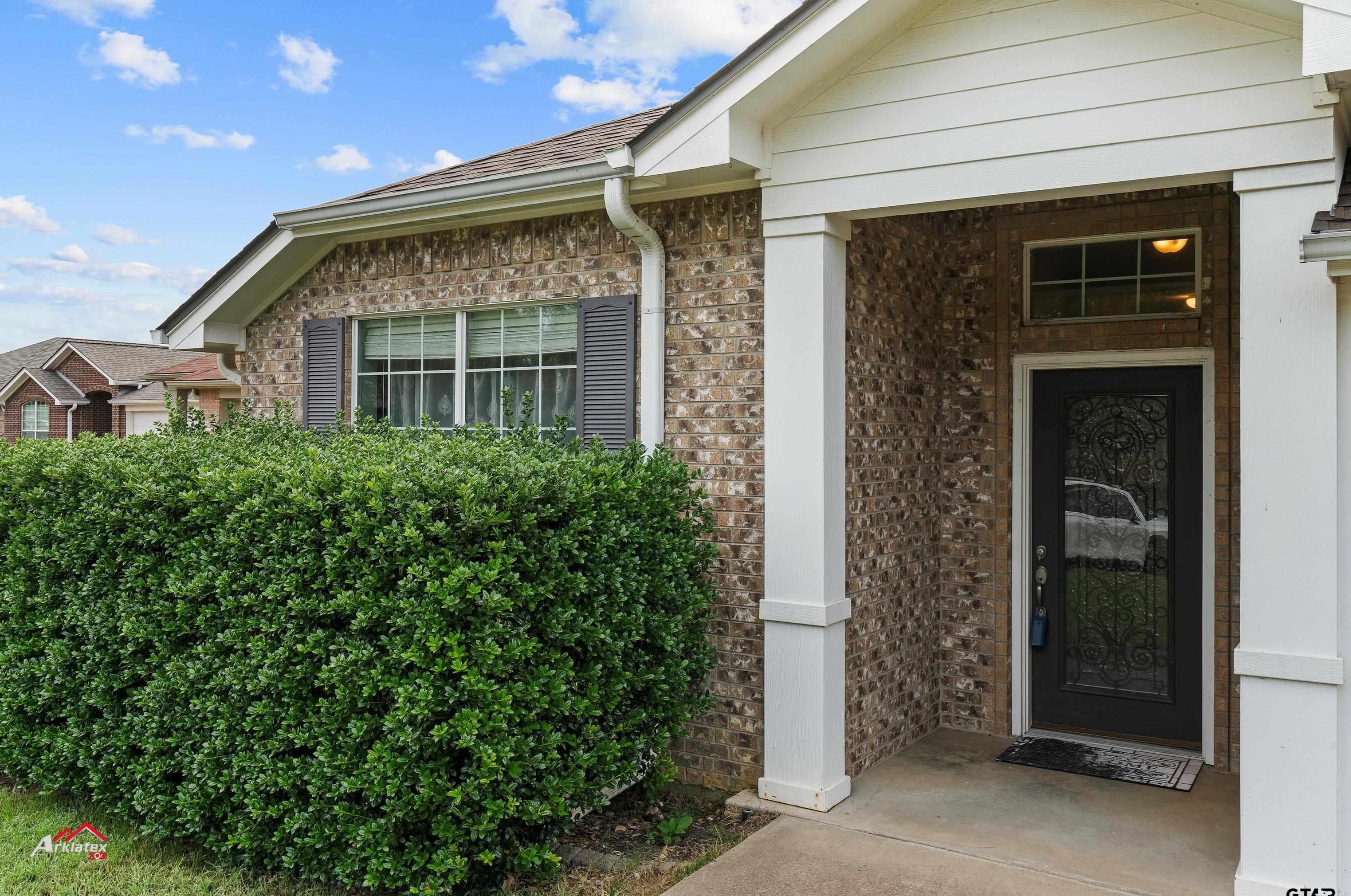 1304 Mission Creek Dr, Longview, TX 75601