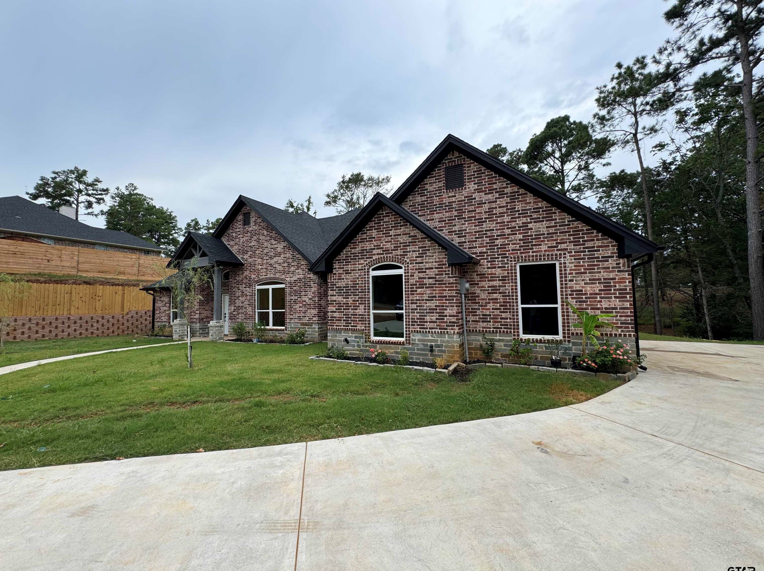 15969 Crazyhorse Dr, Hide A Way, TX 75771