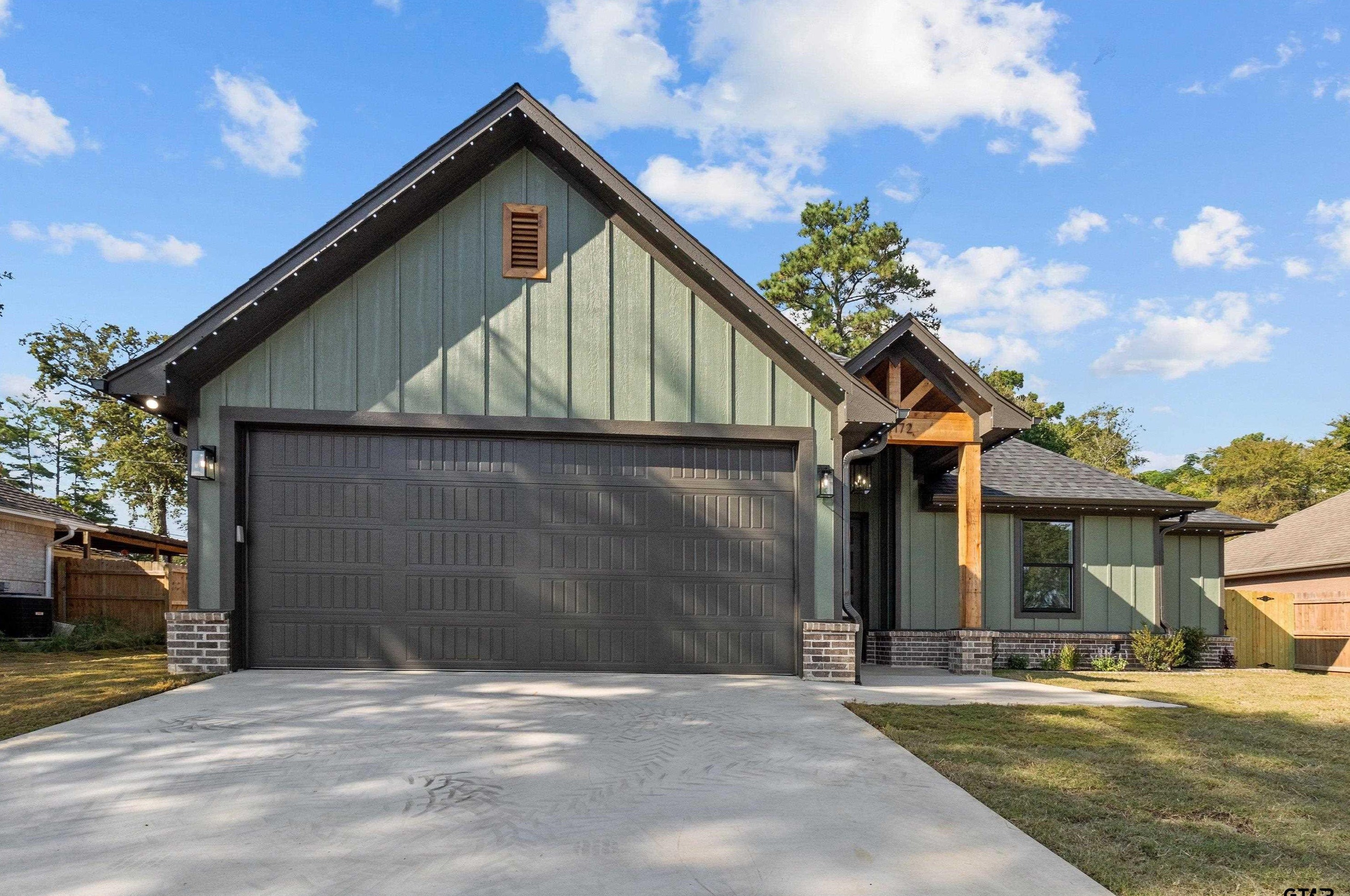 17172 Mary Martin Dr, Flint, TX 75762