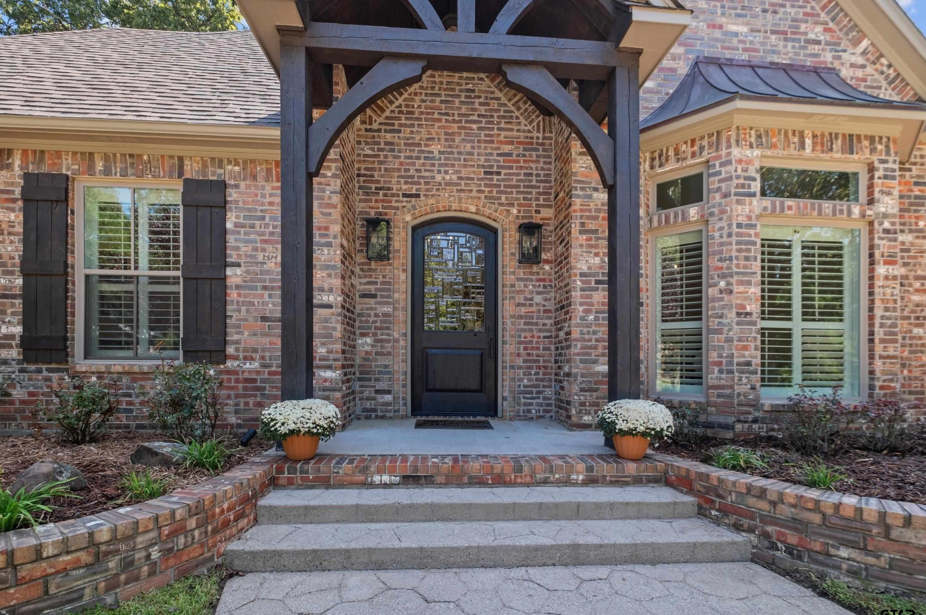 1965 Stonegate Valley Dr, Tyler, TX 75703-0111