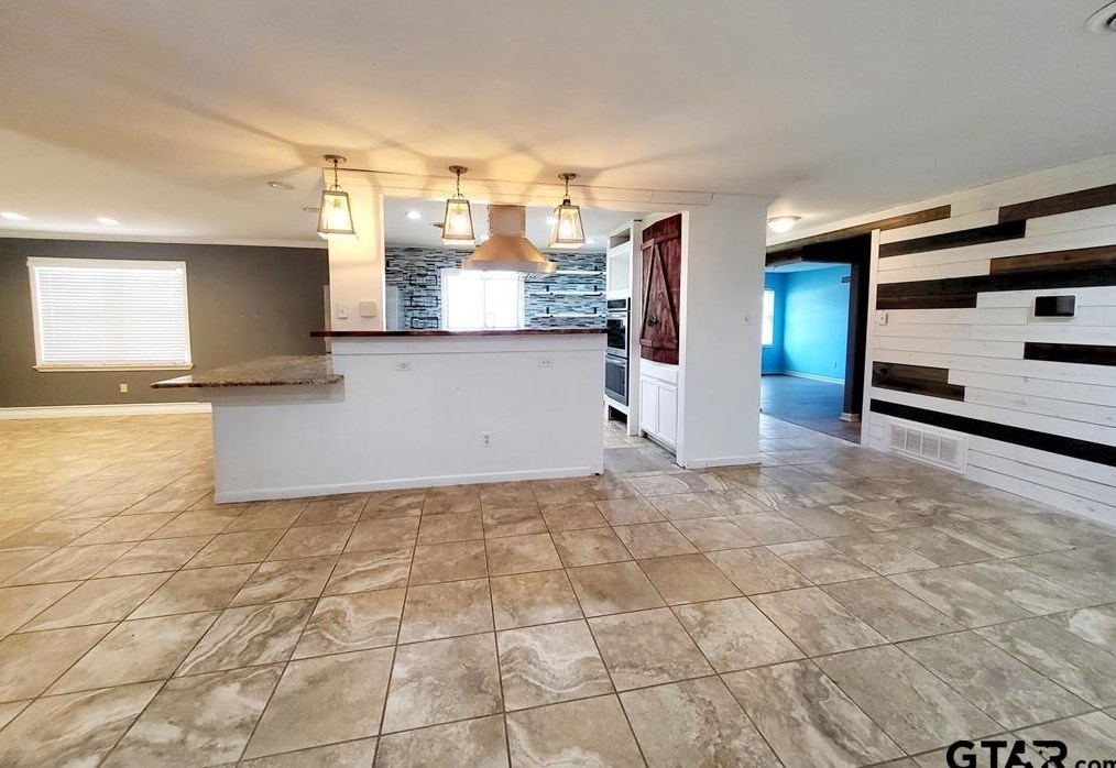 210 Cherry Ln, Athens, TX 75751