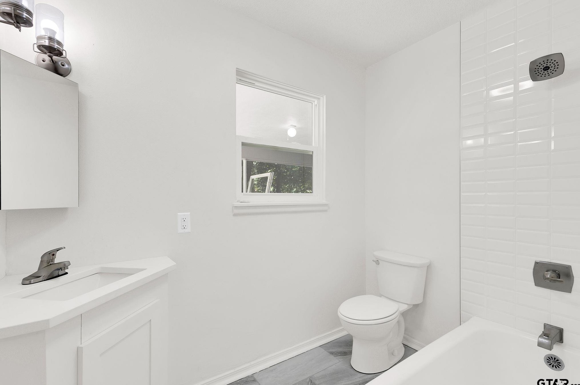 827 Palmer Ave, Tyler TX  75701-2371 exterior