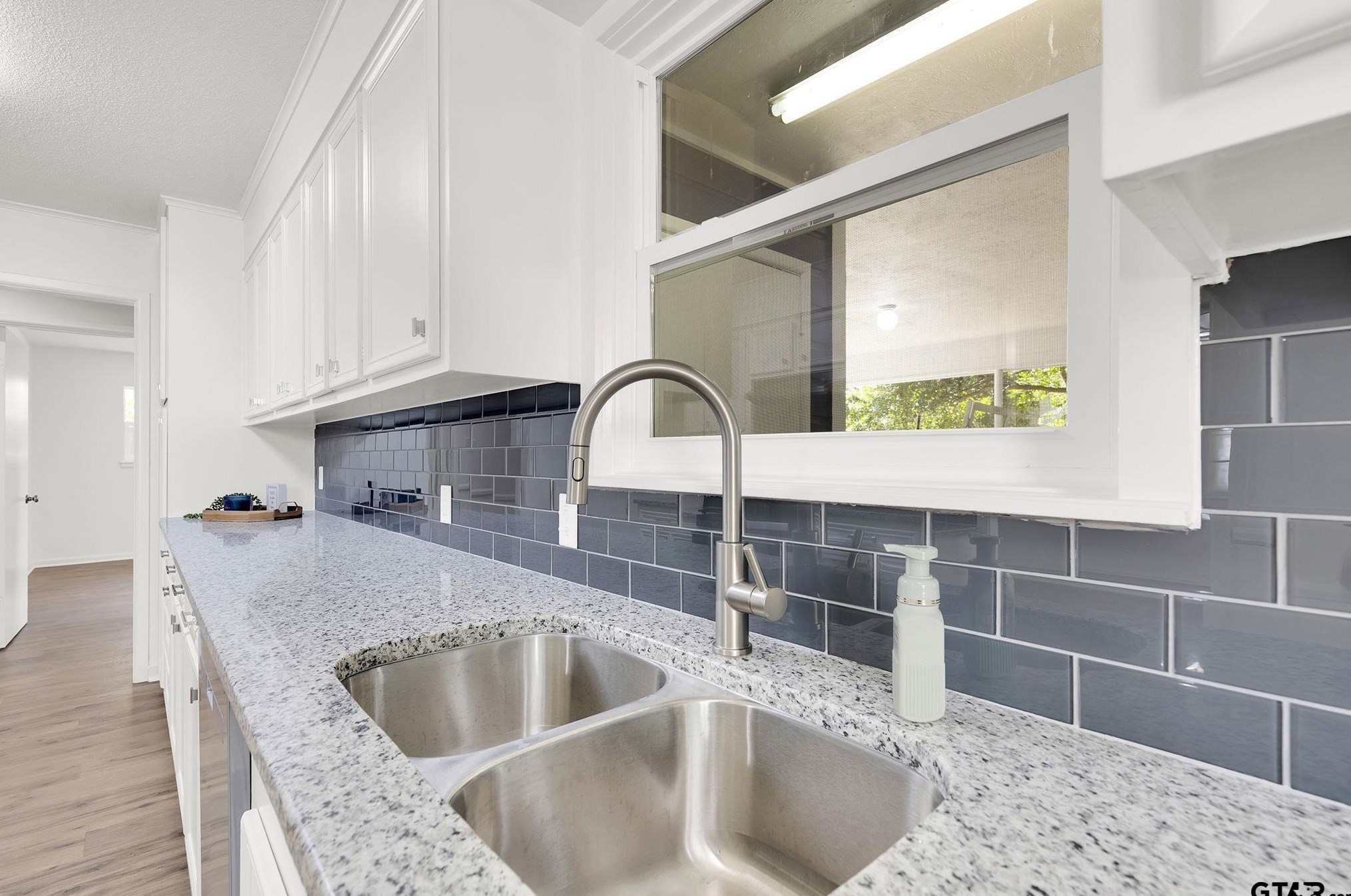 827 Palmer Ave, Tyler TX  75701-2371 exterior