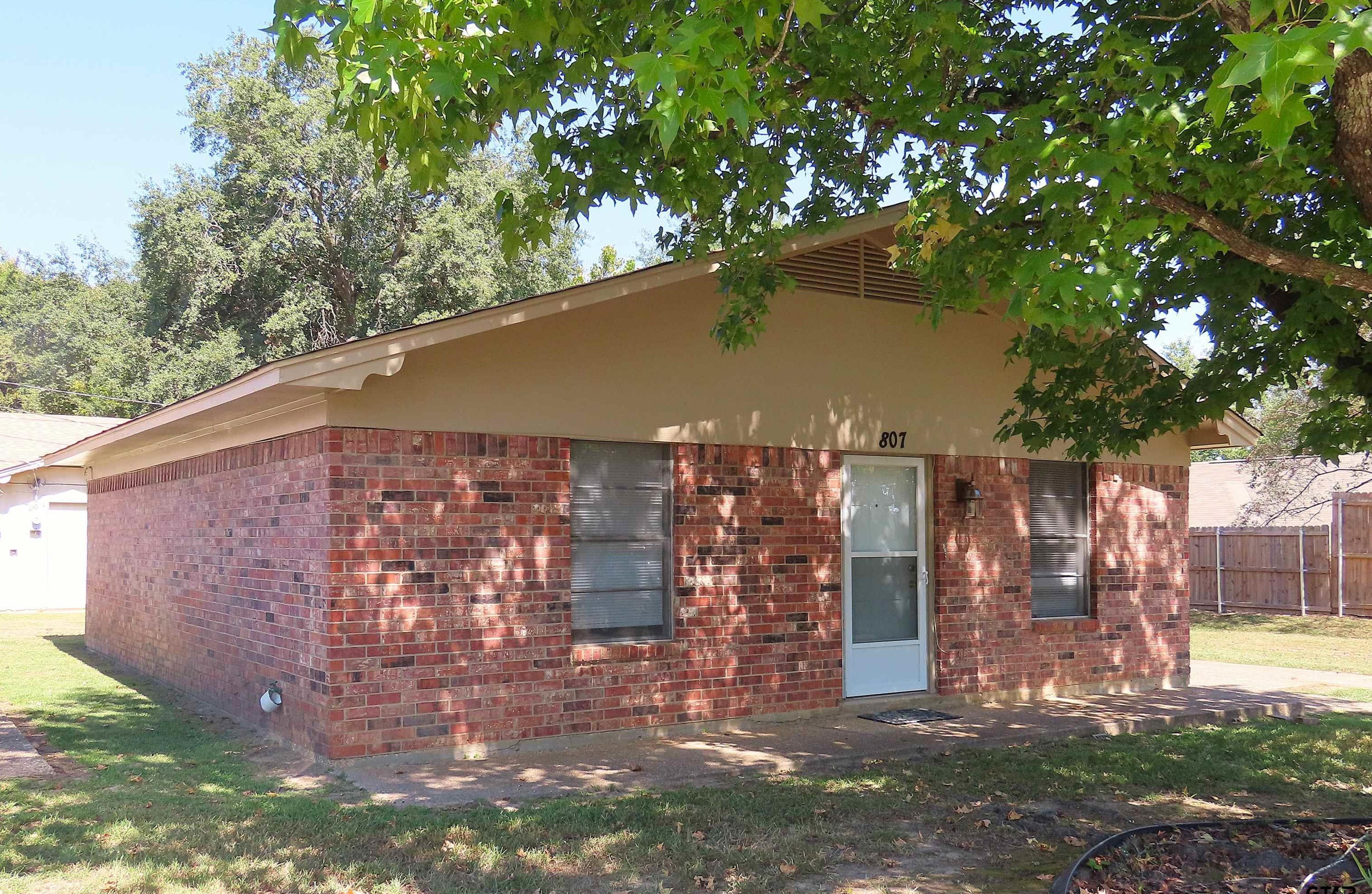 807 Oakwood St, Whitehouse, TX 75791