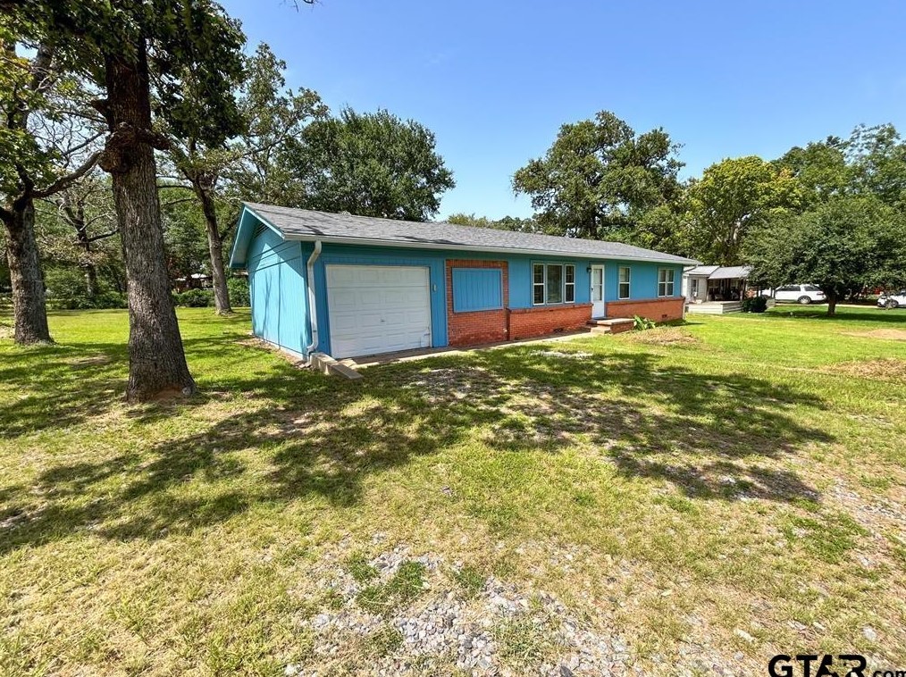144 An County Rd 427, Palestine, TX 75803
