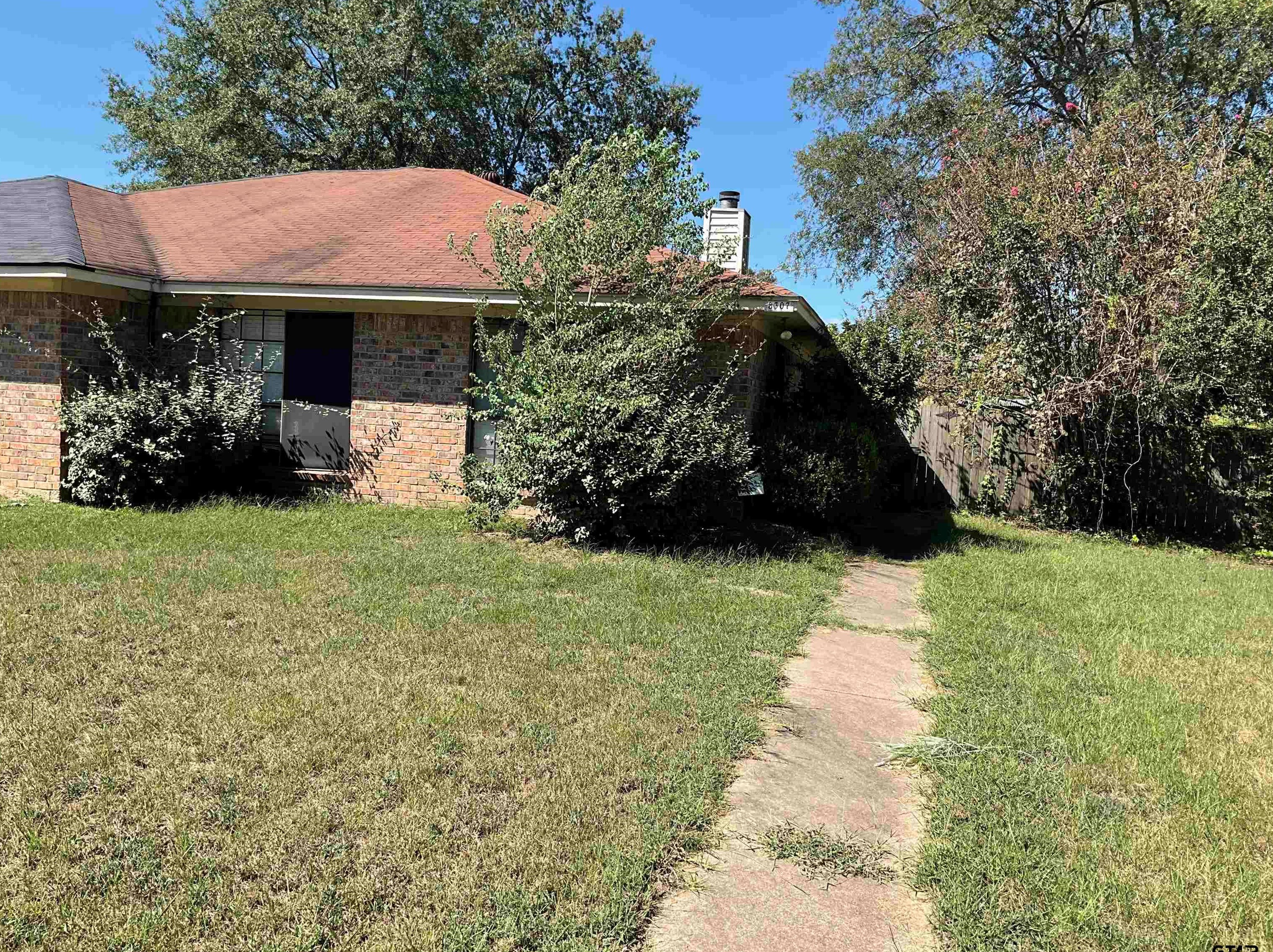 8307 Garrett Dr, Tyler, TX 75703-5565