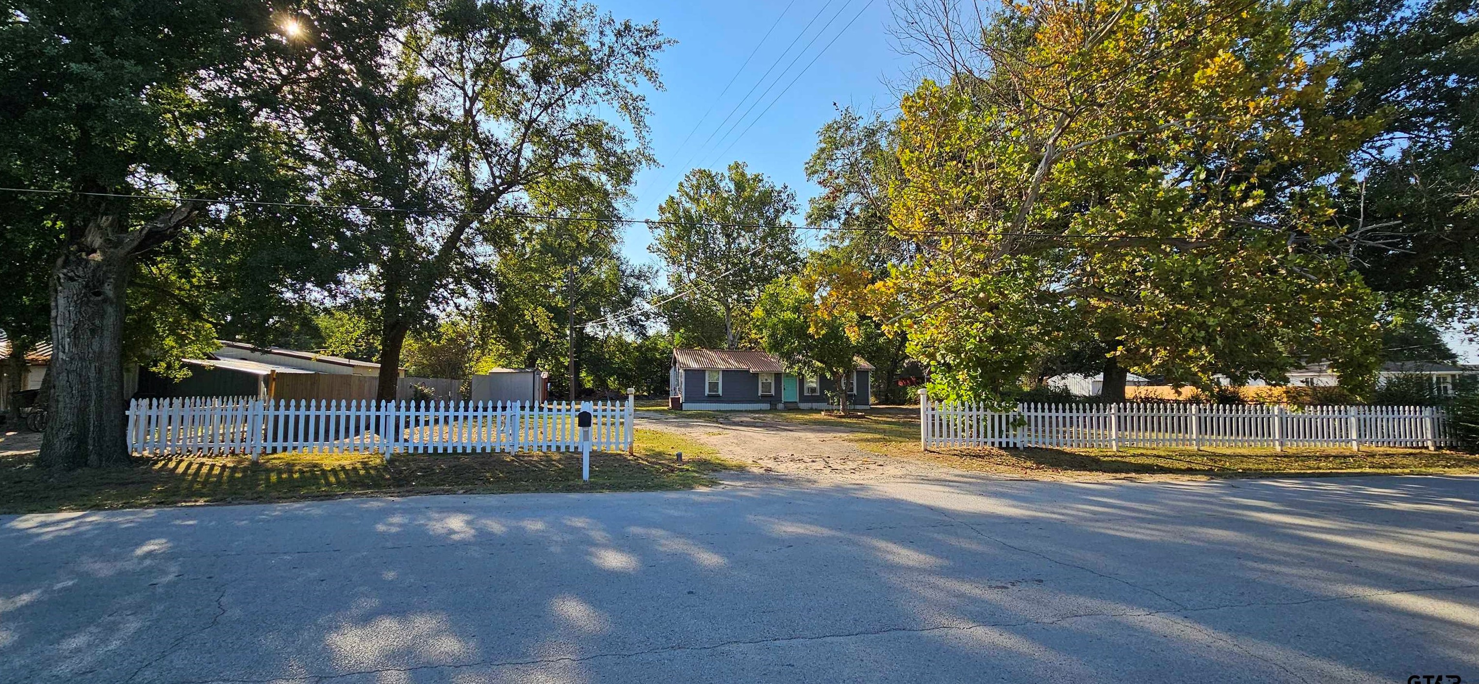 1041 N Walnut, Van, TX 75790