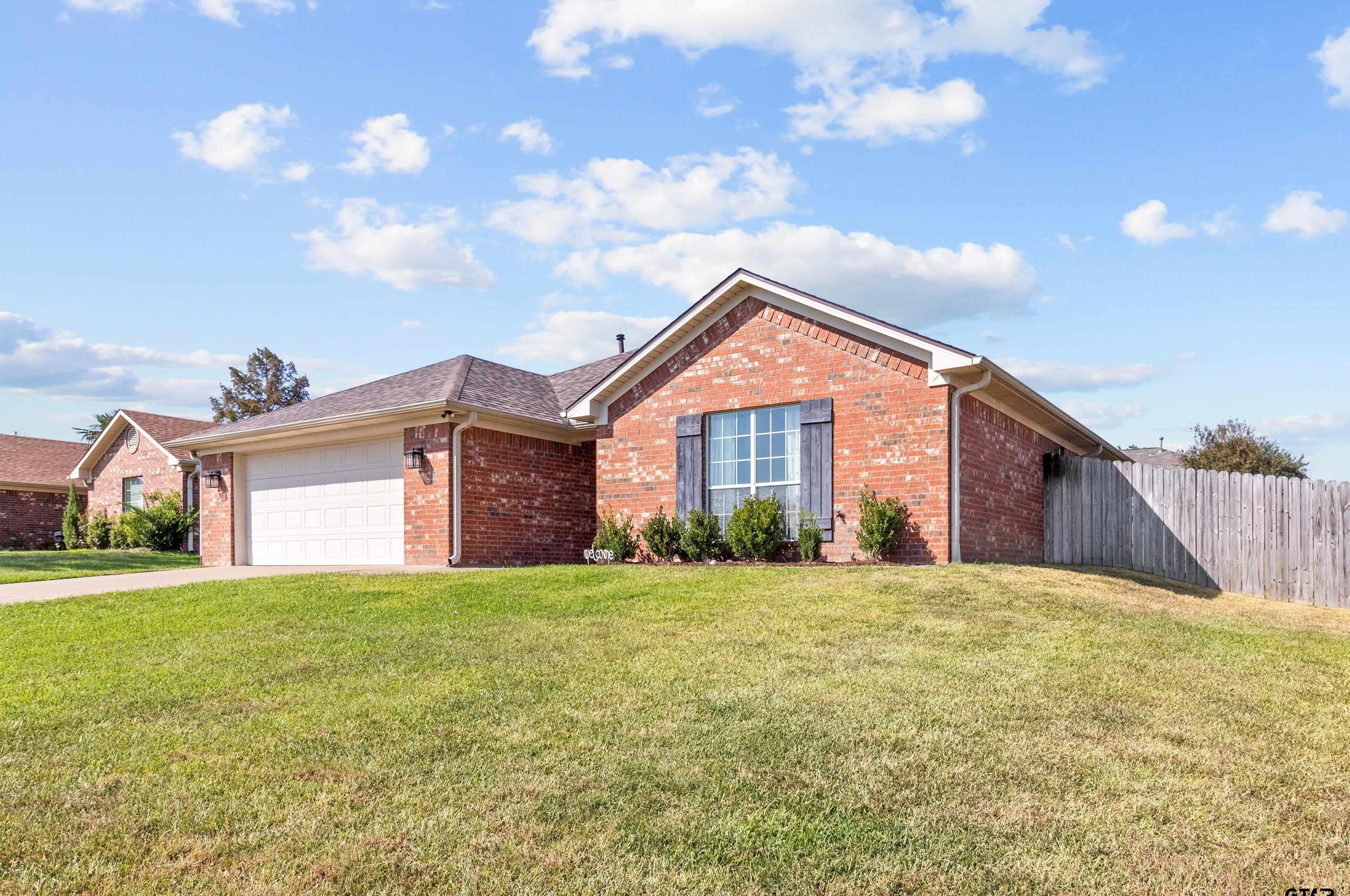 11264 Meadows Dr, Flint, TX 75762