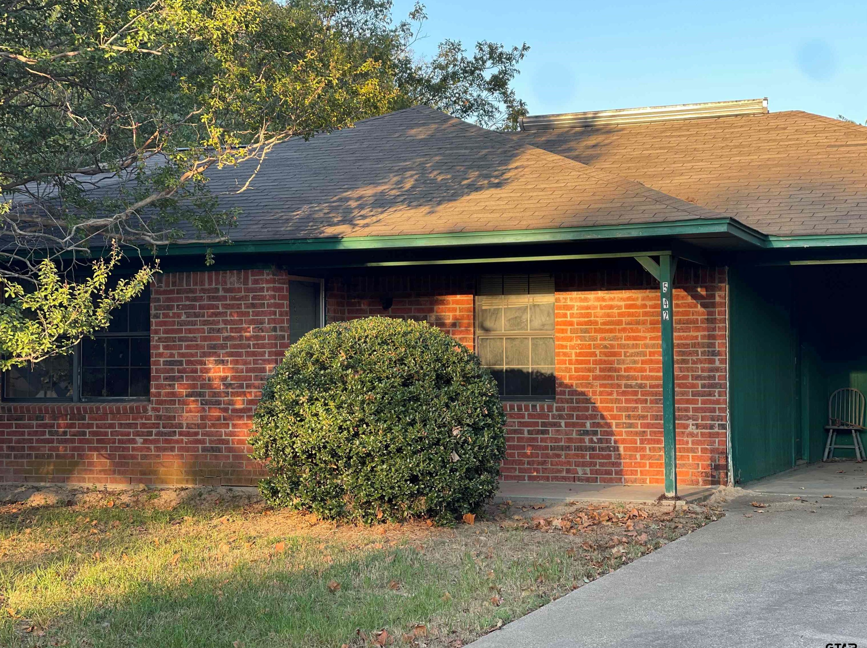 542 Cherry St, Chandler, TX 75758