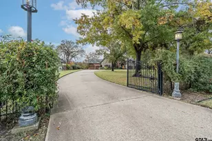 17654 Southpoint Rd, Whitehouse, TX 75791 - Photo 2