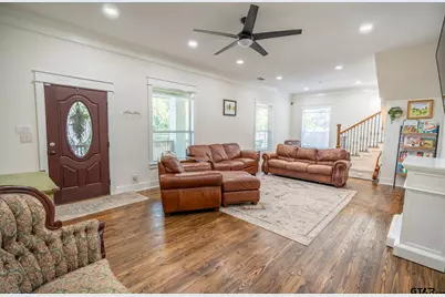 200 W Van St, Lindale, TX 75771 - Photo 10