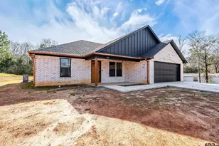 608 Giles St, Troup, TX 75789 - Photo 2