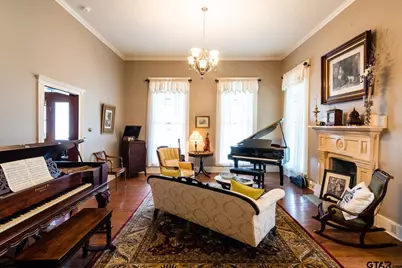 217 W Lafayette St, Jefferson, TX 75657 - Photo 4