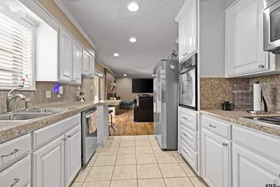 2207 Pinecrest, Gladewater, TX 75647 - Photo 28