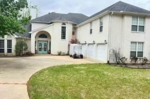 1713 Lakeshore Dr, Jacksonville, TX 75766 - Photo 1