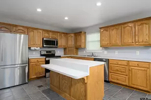 203 Lakewood Cir, Holly Lake Ranch, TX 75765 - Photo 12