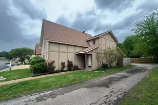 1009 Towne Lake Dr, Longview, TX 75601 - Photo 2