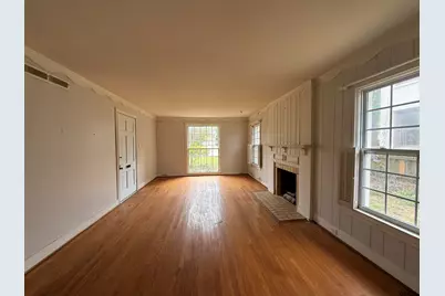 325 W 4th St, Tyler, TX 75701 - Photo 4