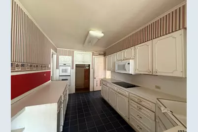 325 W 4th St, Tyler, TX 75701 - Photo 12