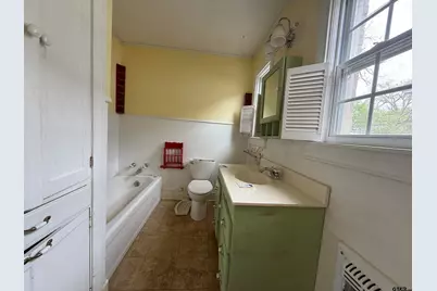 325 W 4th St, Tyler, TX 75701 - Photo 18