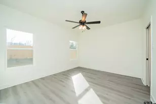 390 Alexander St, Kilgore, TX 75662 - Photo 16