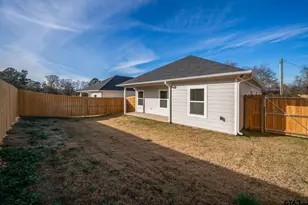 390 Alexander St, Kilgore, TX 75662 - Photo 34