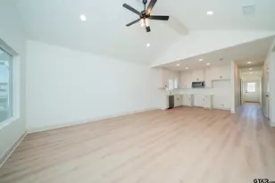 392 Alexander St, Kilgore, TX 75662 - Photo 8