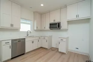 392 Alexander St, Kilgore, TX 75662 - Photo 14