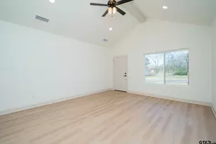 392 Alexander St, Kilgore, TX 75662 - Photo 10