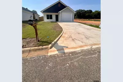 392 Alexander Street, Kilgore, TX 75662 - Photo 1