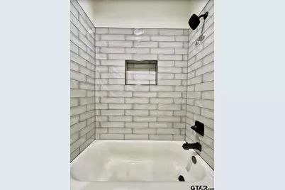 349 Brooks Dr, Gladewater, TX 75647 - Photo 34